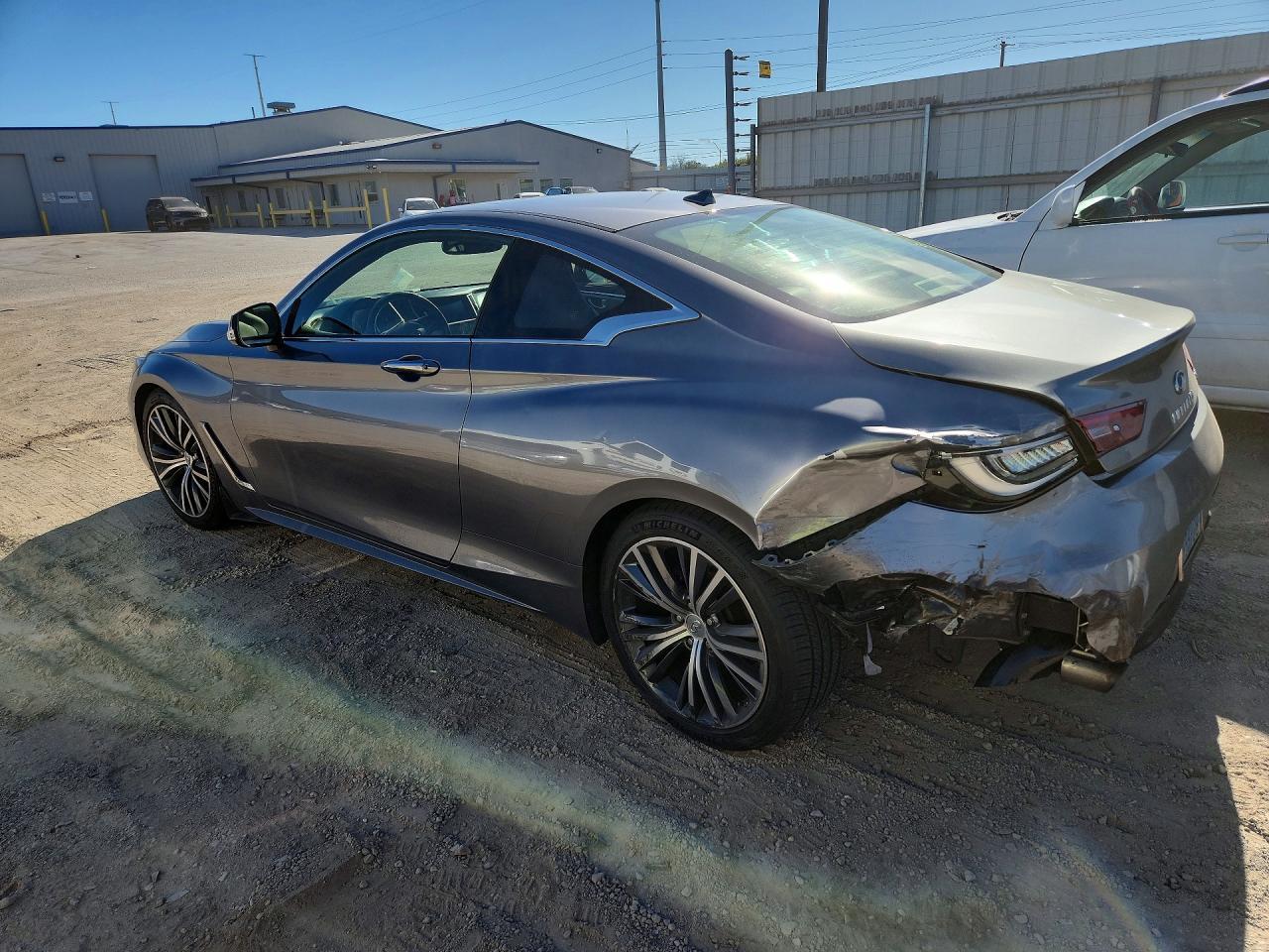2017 Infiniti Q60 Premium - zdjęcie 2