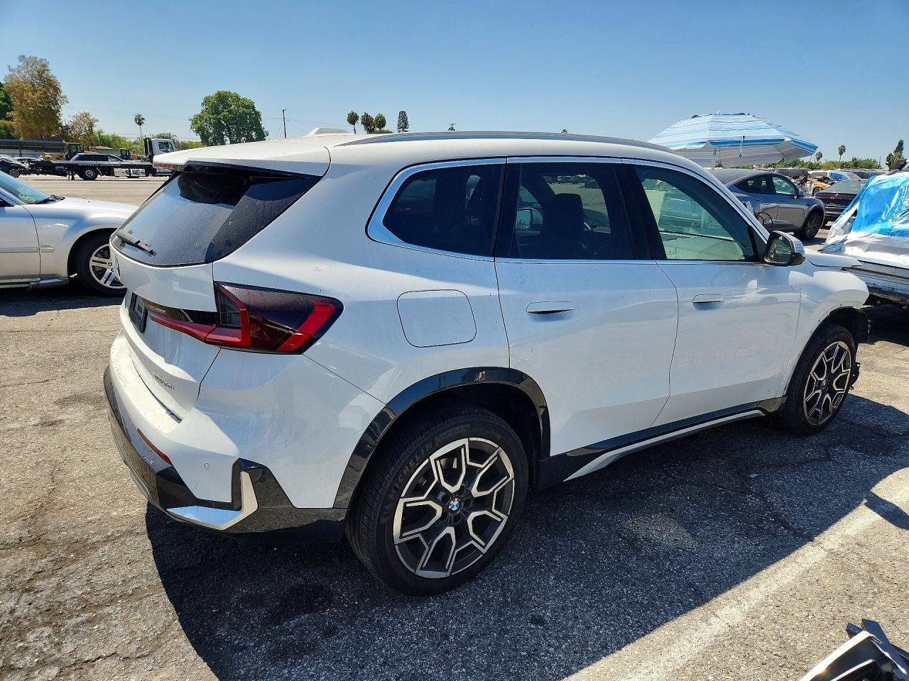 2023 BMW X1 xDrive28I - zdjęcie 3