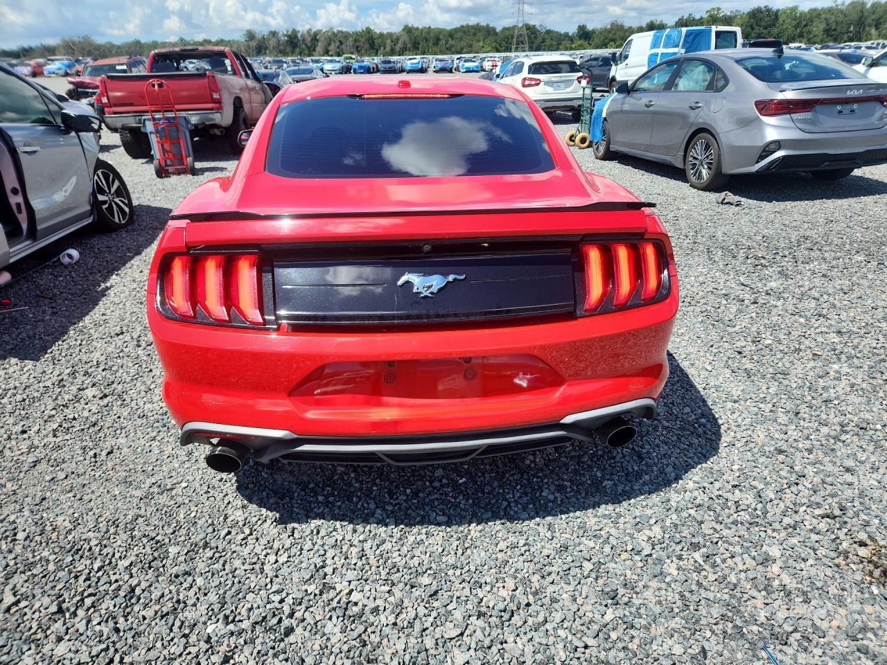 2019 Ford Mustang - zdjęcie 6