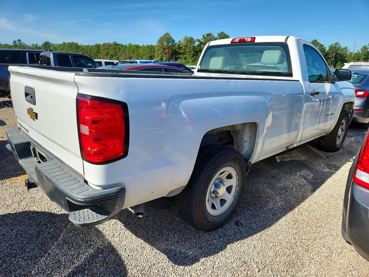 2018 Chevrolet Silverado C1500 - zdjęcie 3
