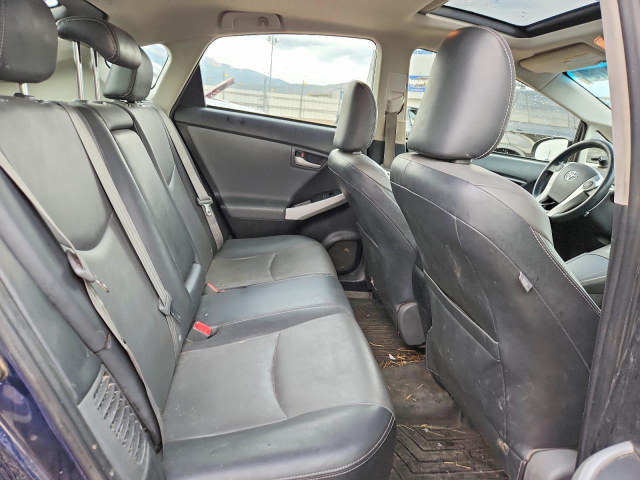 2015 Toyota Prius Four - zdjęcie 10