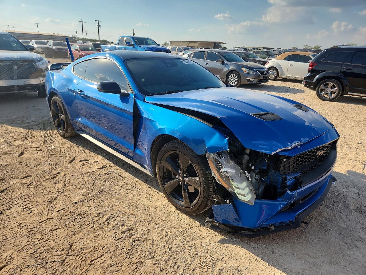 2021 Ford Mustang - zdjęcie 4