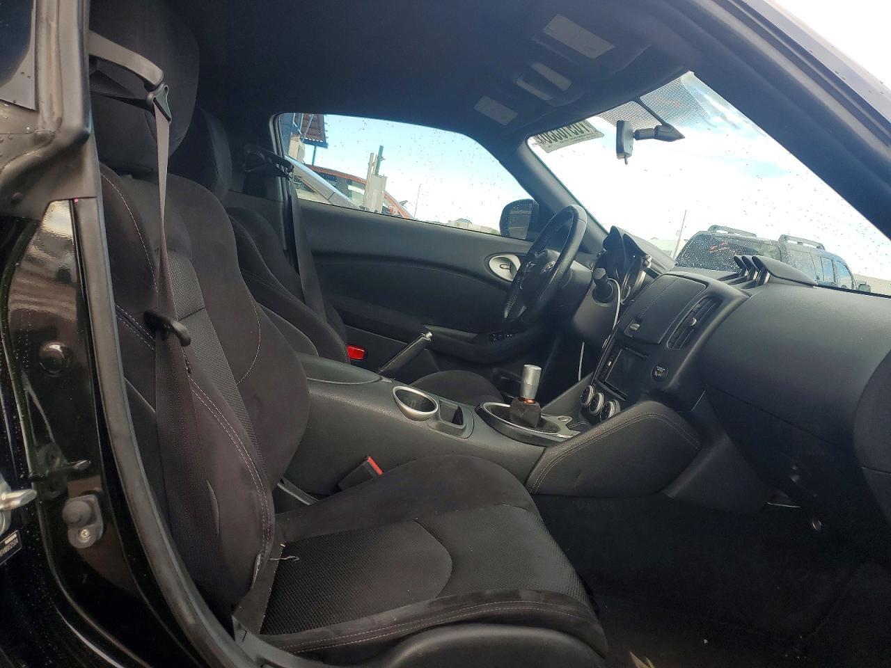 2017 Nissan 370Z Base - zdjęcie 10
