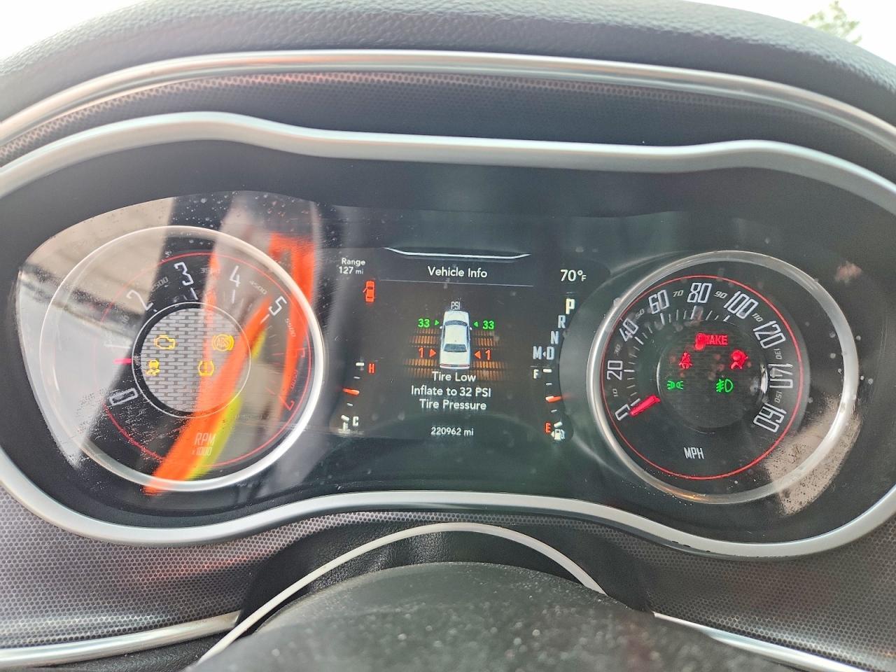2016 Dodge Challenger R/T - zdjęcie 9
