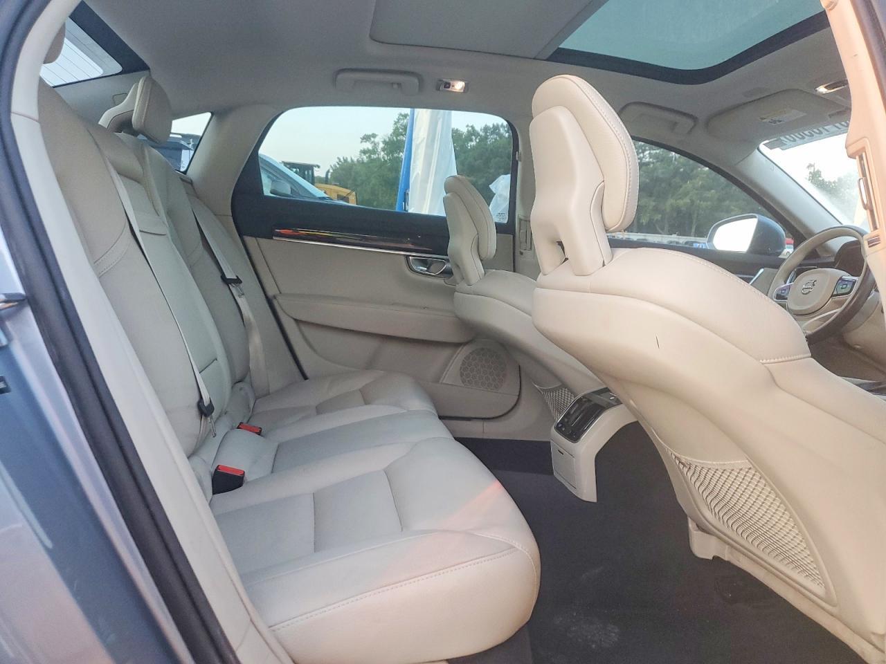 2018 Volvo S90 T5 Momentum - zdjęcie 10