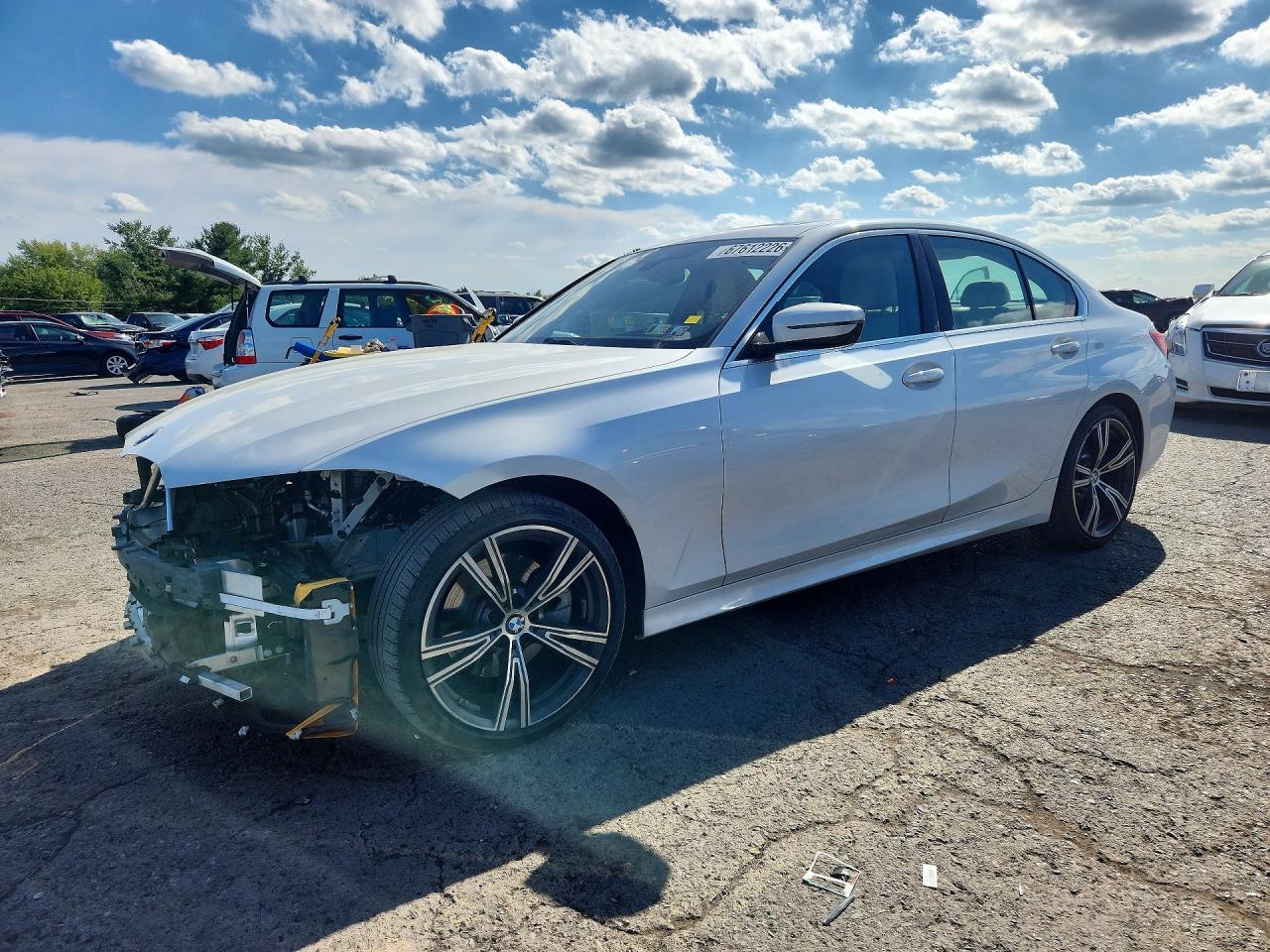 2021 BMW Seria 3 330i - zdjęcie główne