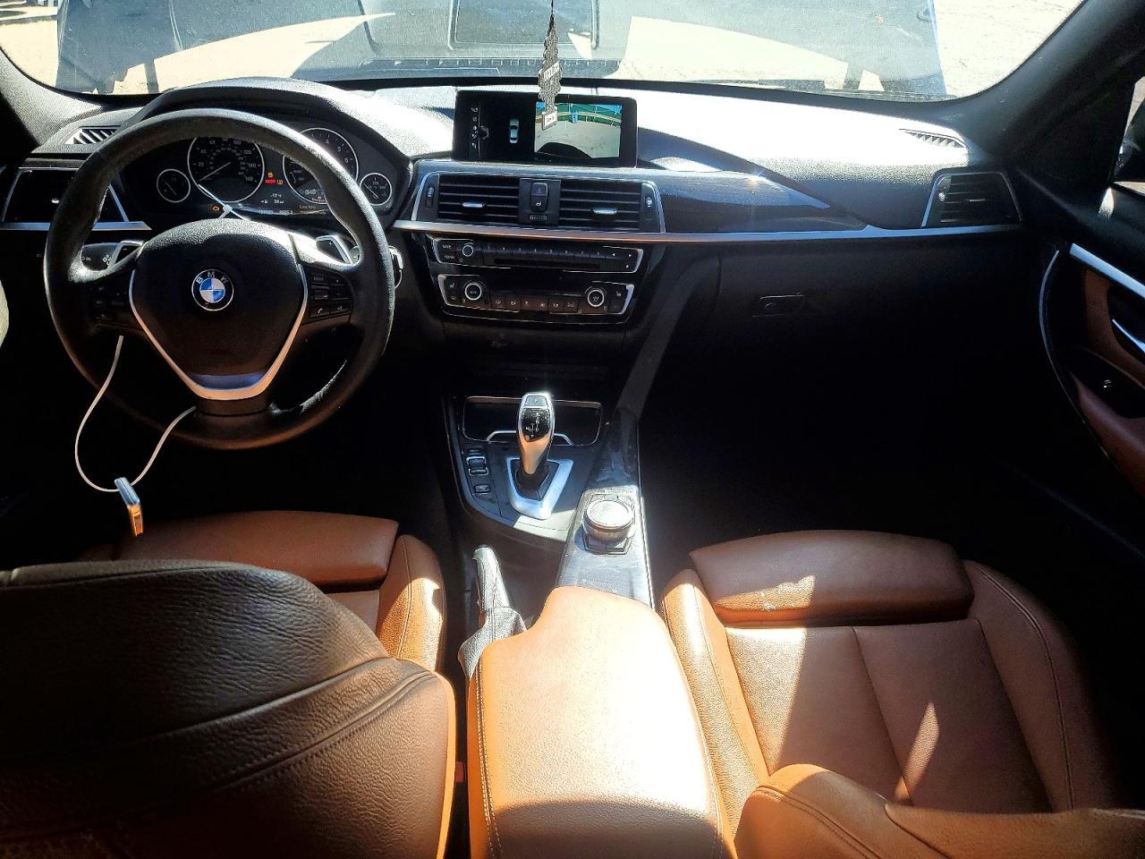 2017 BMW Seria 3 330i - zdjęcie 8