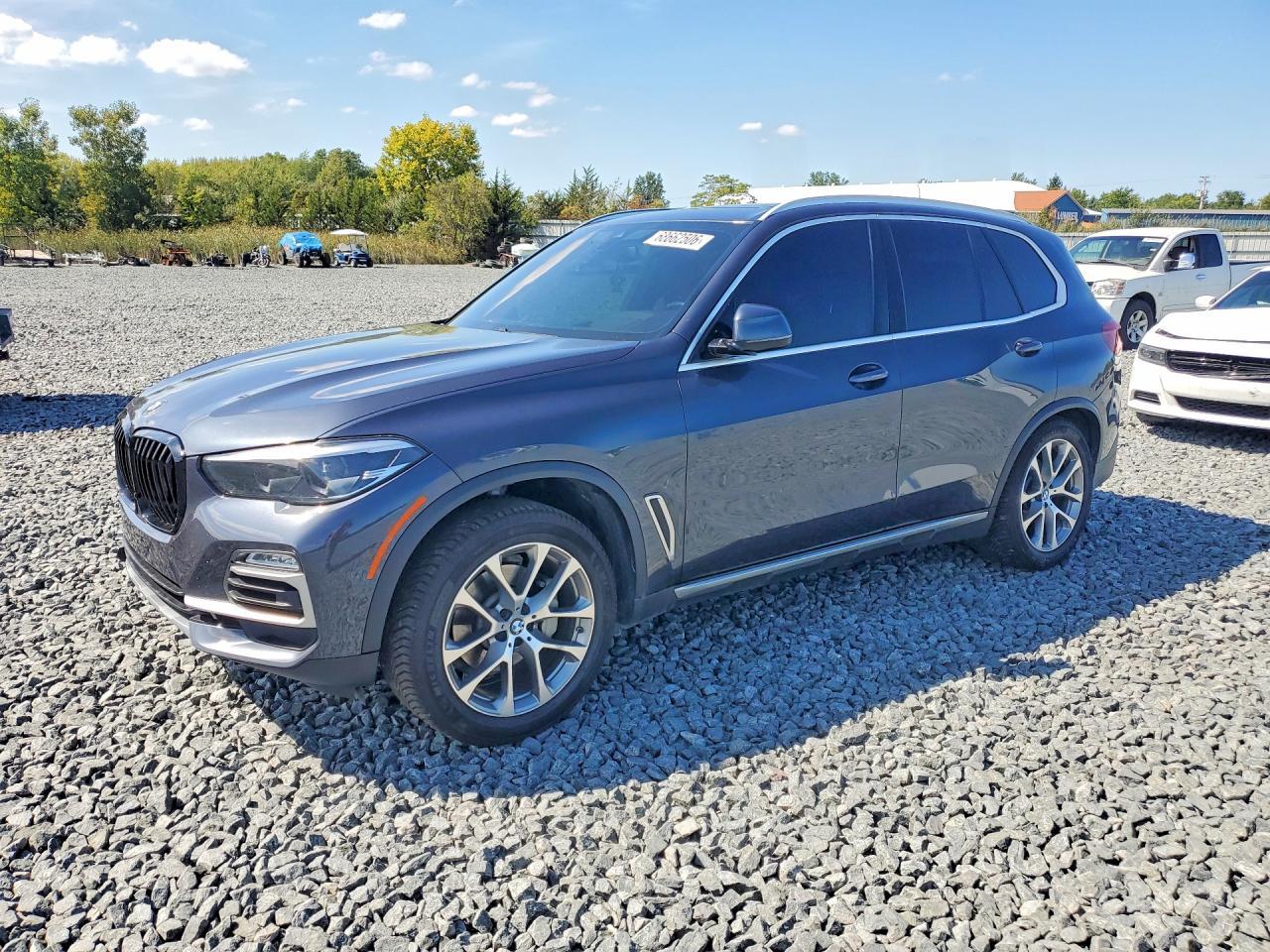 2019 BMW X5 - zdjęcie główne