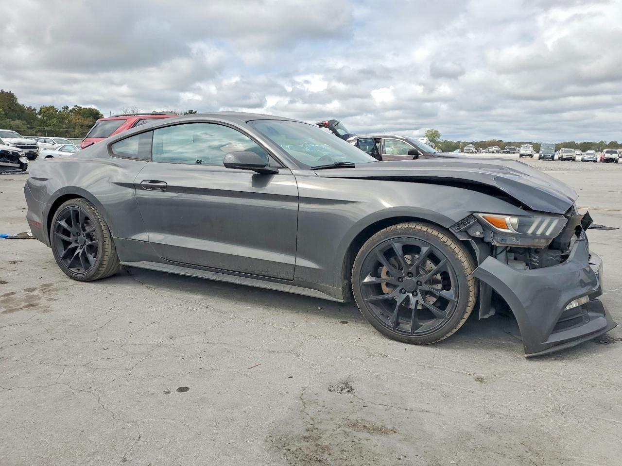 2017 Ford Mustang - zdjęcie 4