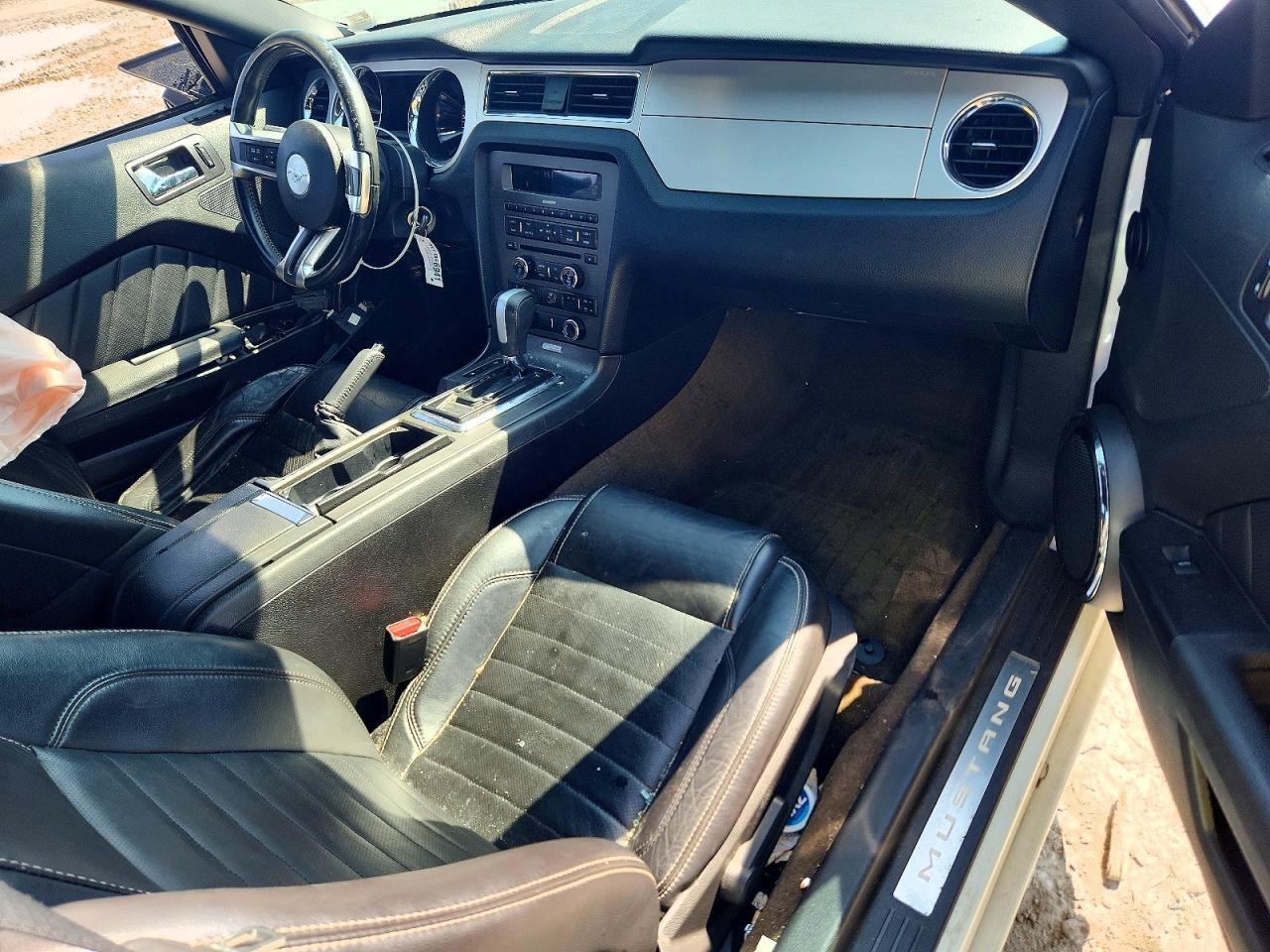 2014 Ford Mustang - zdjęcie 8
