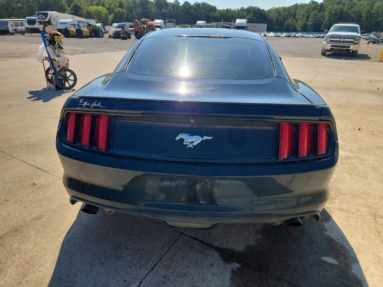 2017 Ford Mustang - zdjęcie 6
