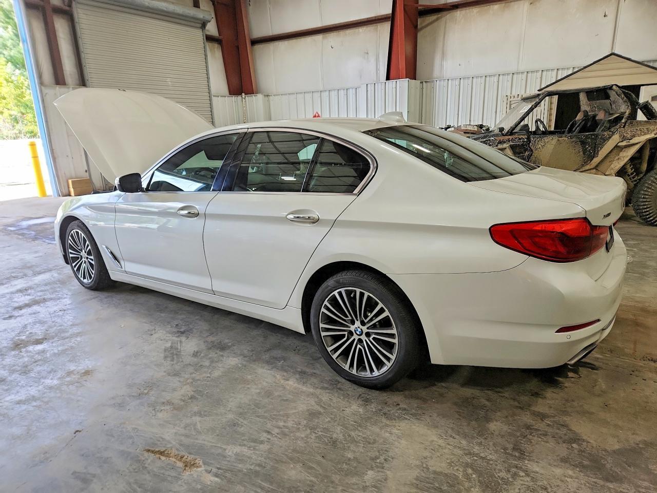 2018 BMW Seria 5 540i - zdjęcie 2