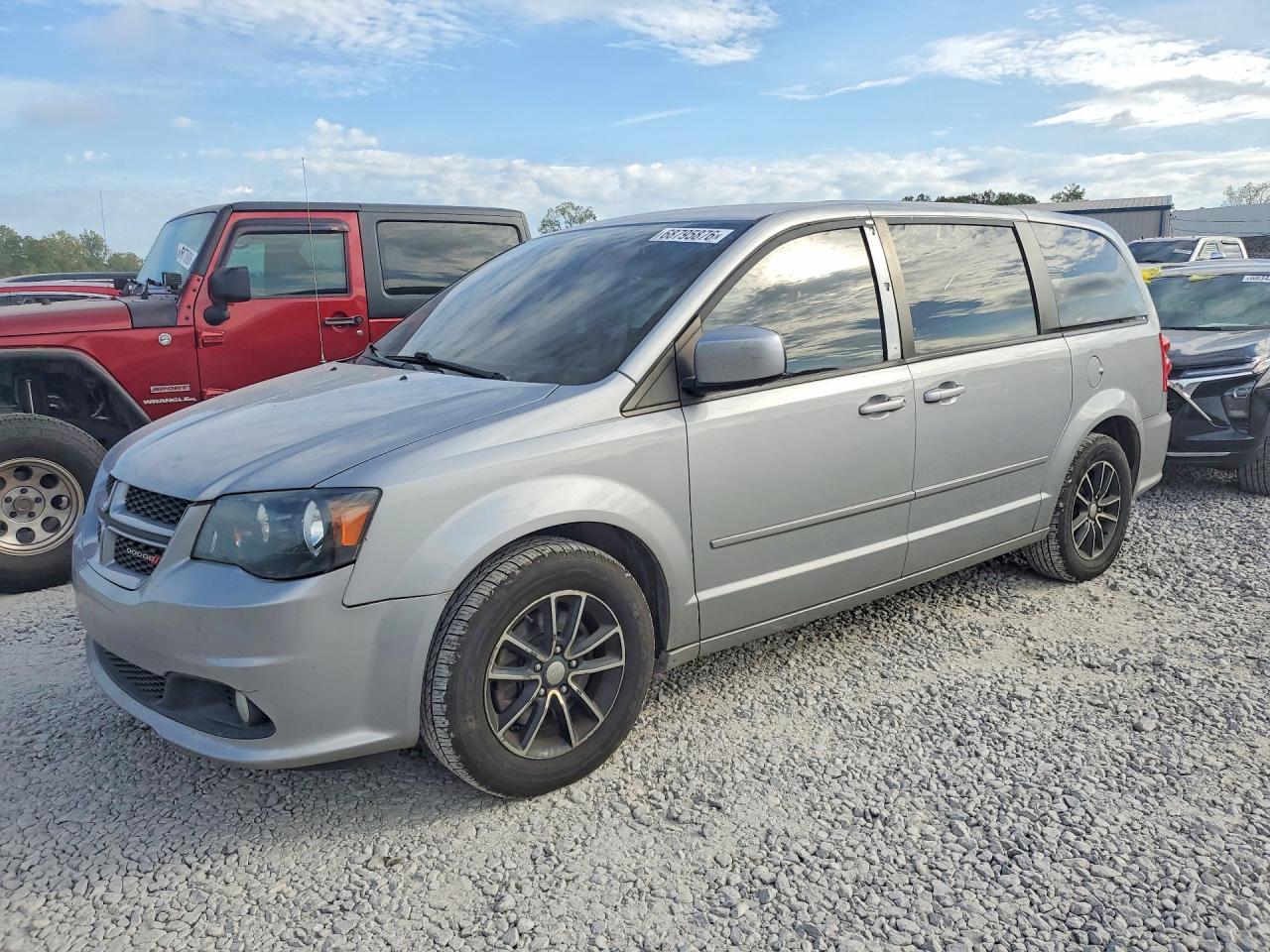 2015 Dodge Grand Caravan R/T - zdjęcie główne