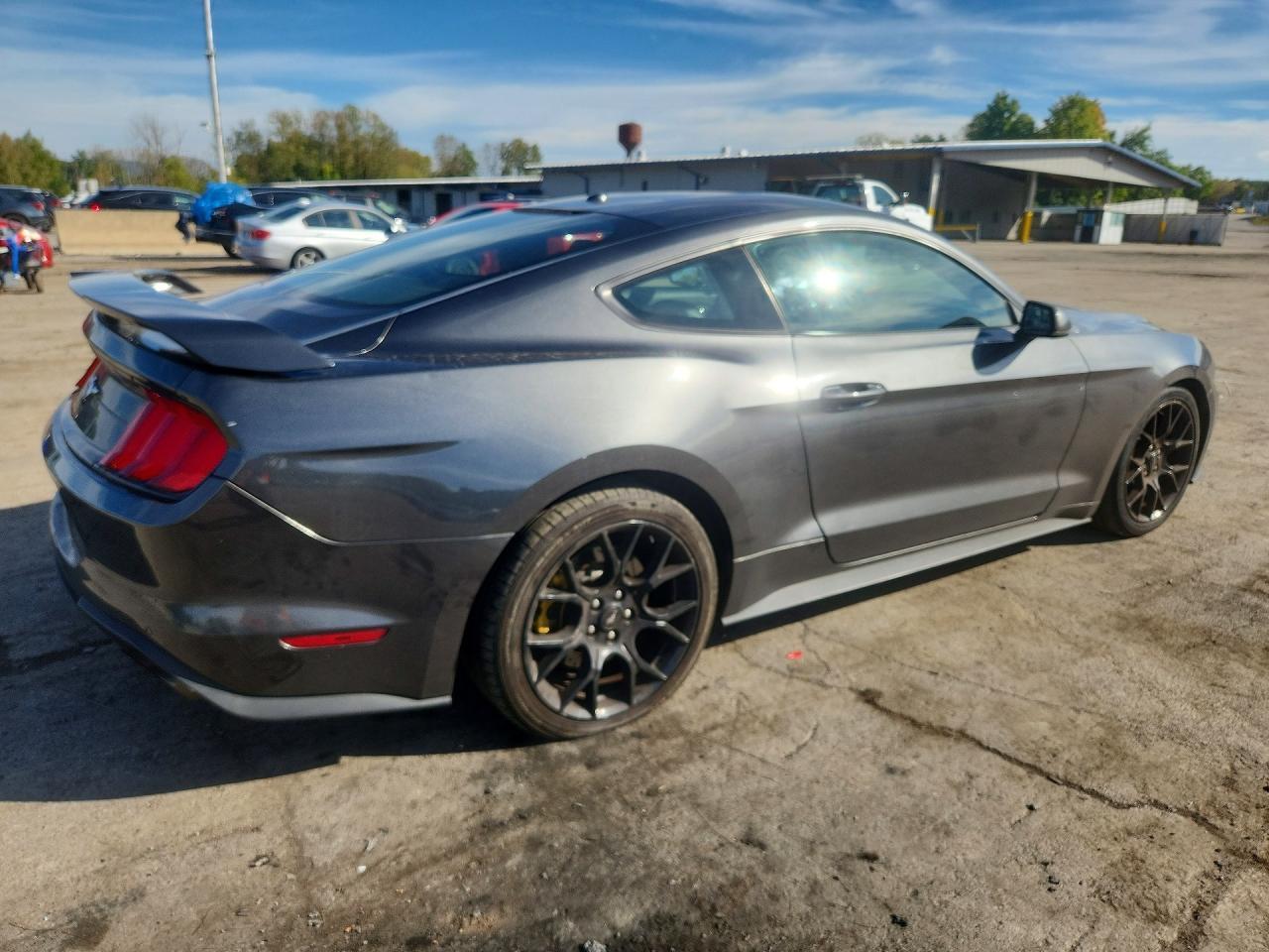2019 Ford Mustang - zdjęcie 3