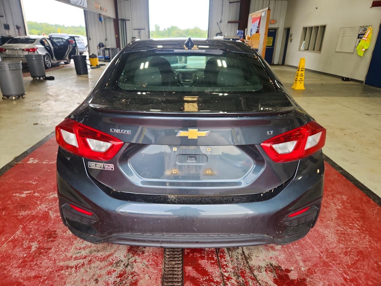 2017 Chevrolet Cruze Lt - zdjęcie 6