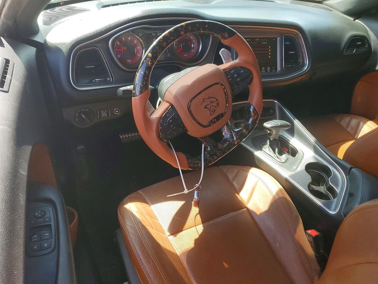 2016 Dodge Challenger Srt Hellcat - zdjęcie 8