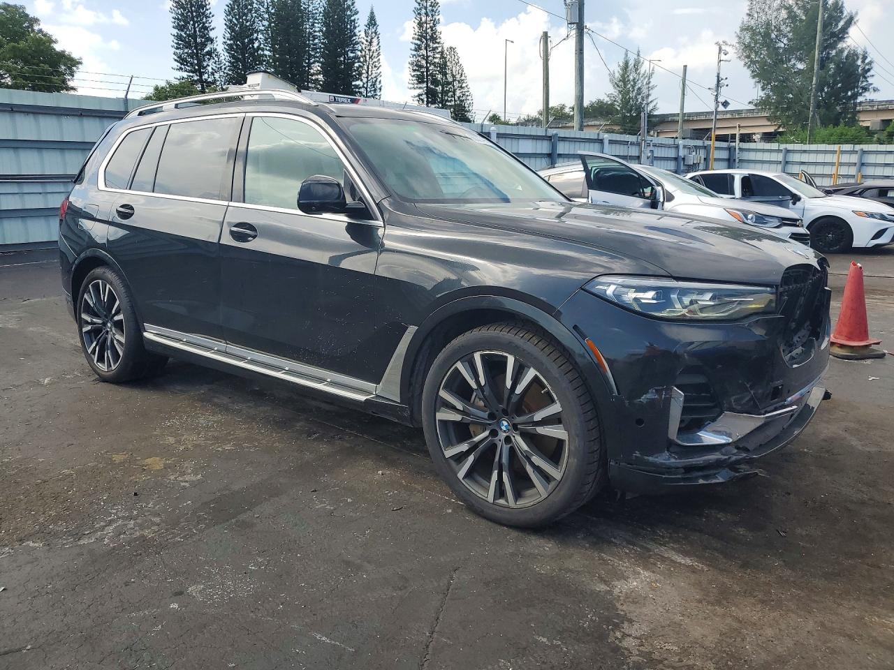 2020 BMW X7 xDrive40I - zdjęcie 4