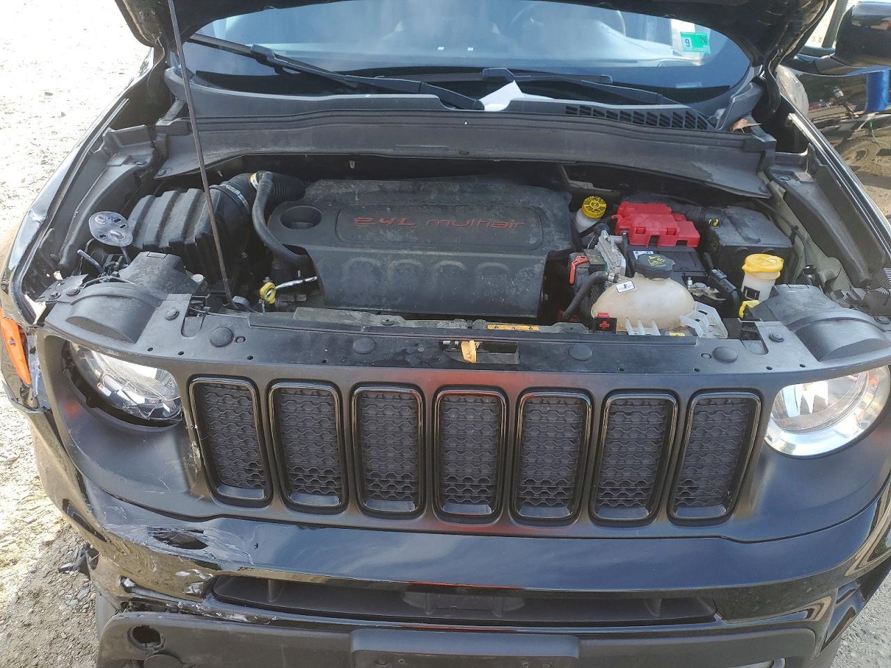 2020 Jeep Renegade Latitude - zdjęcie 11
