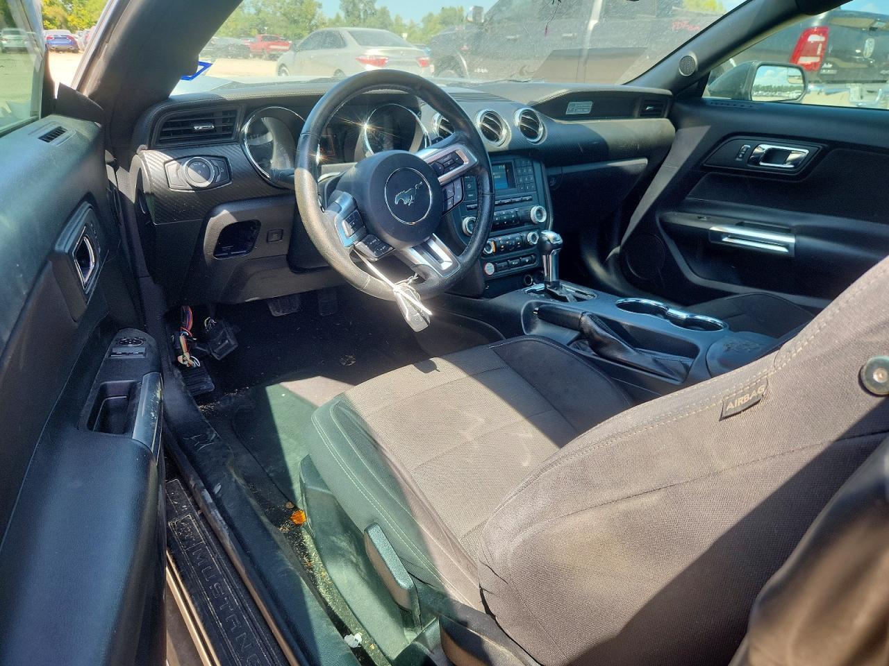 2015 Ford Mustang - zdjęcie 8