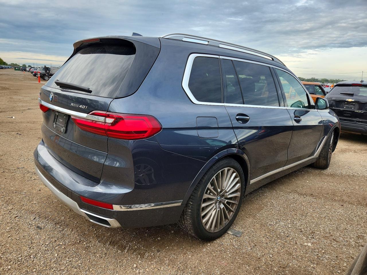 2022 BMW X7 xDrive40I - zdjęcie 3