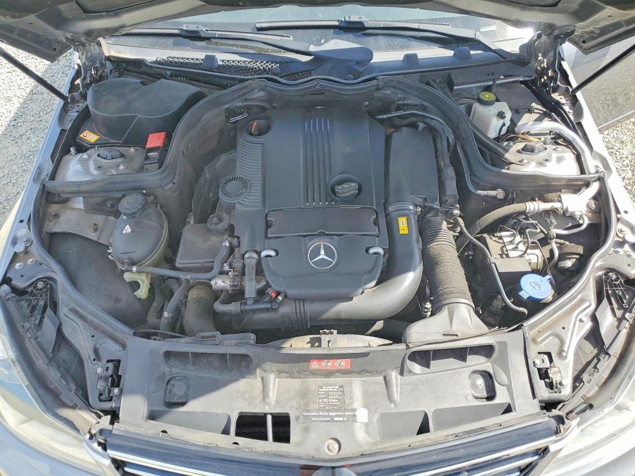 2014 Mercedes-Benz C 250 - zdjęcie 11
