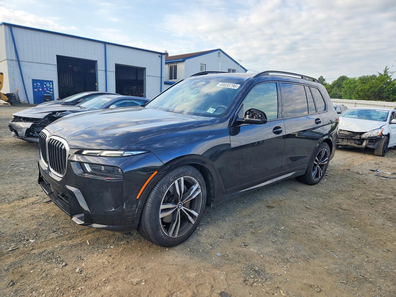 2024 BMW X7 xDrive40I - zdjęcie główne