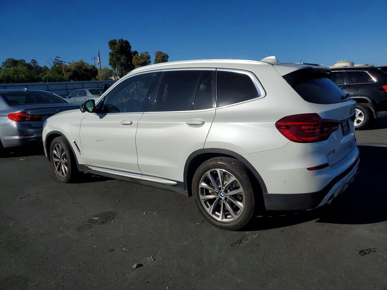 2019 BMW X3 xDrive30I - zdjęcie 2