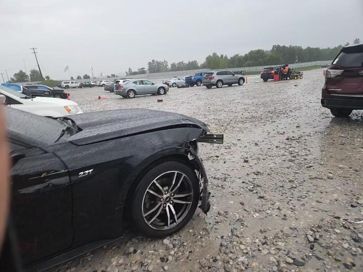 2017 Ford Mustang - zdjęcie 13