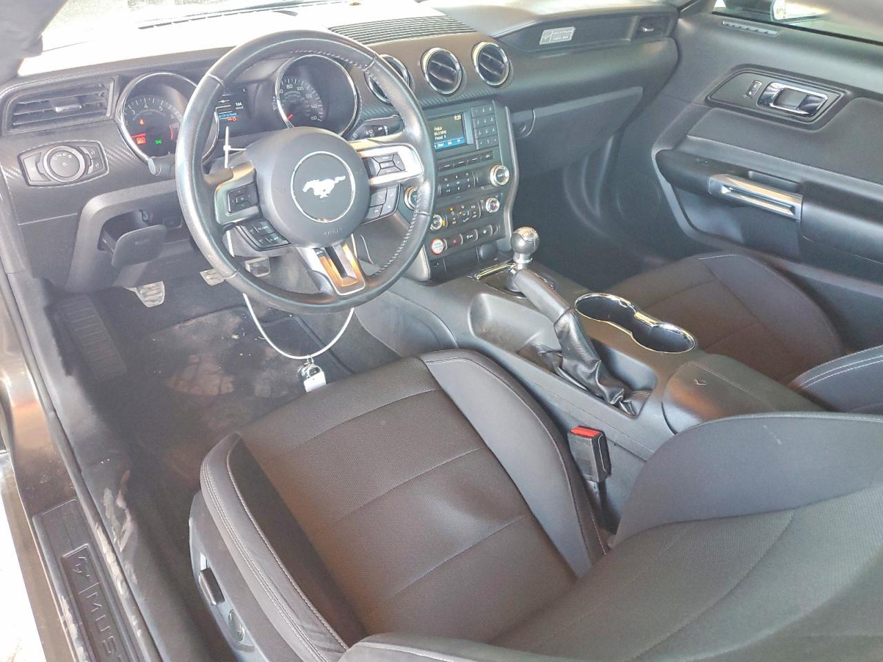 2016 Ford Mustang - zdjęcie 8