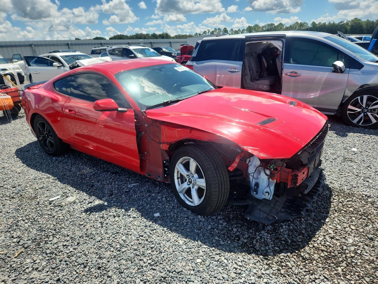 2019 Ford Mustang - zdjęcie 4