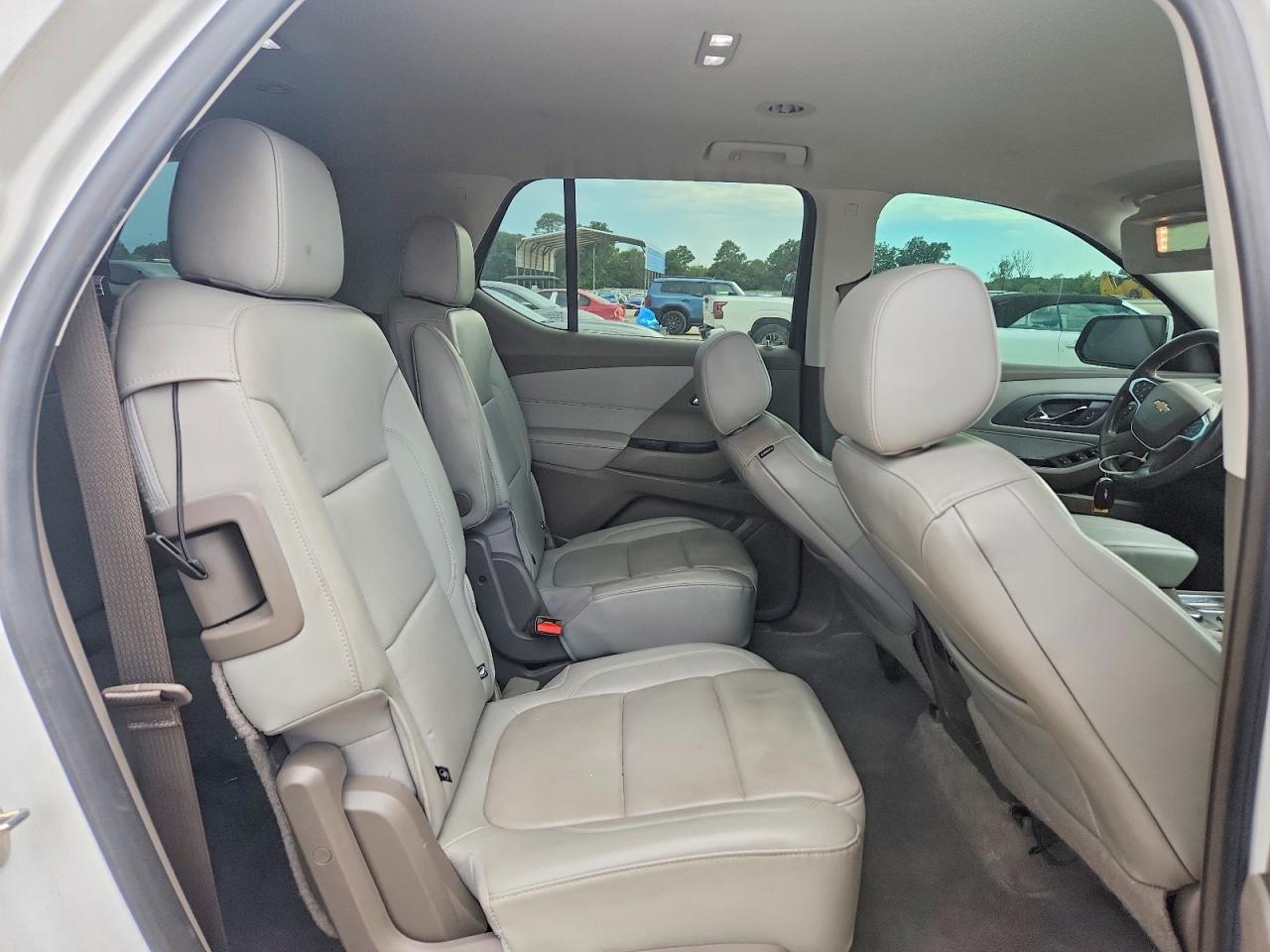 2019 Chevrolet Traverse Premier - zdjęcie 11