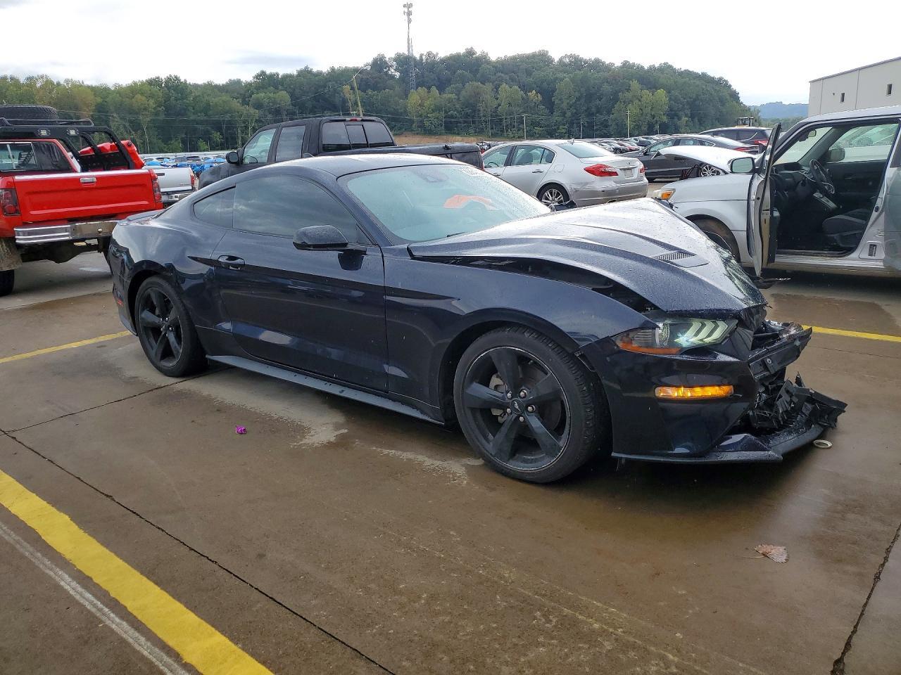 2021 Ford Mustang - zdjęcie 4