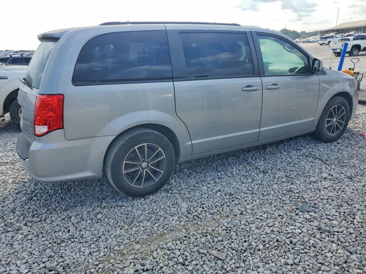 2018 Dodge Grand Caravan Gt - zdjęcie 3