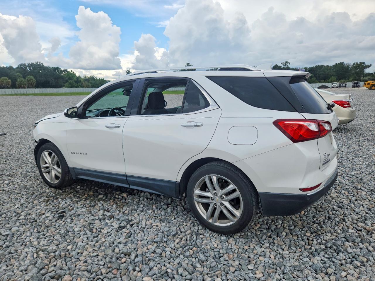 2018 Chevrolet Equinox Premier - zdjęcie 2