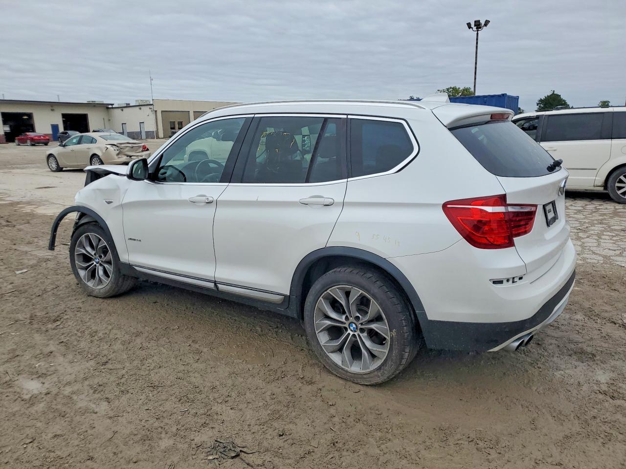 2017 BMW X3 xDrive28I - zdjęcie 2