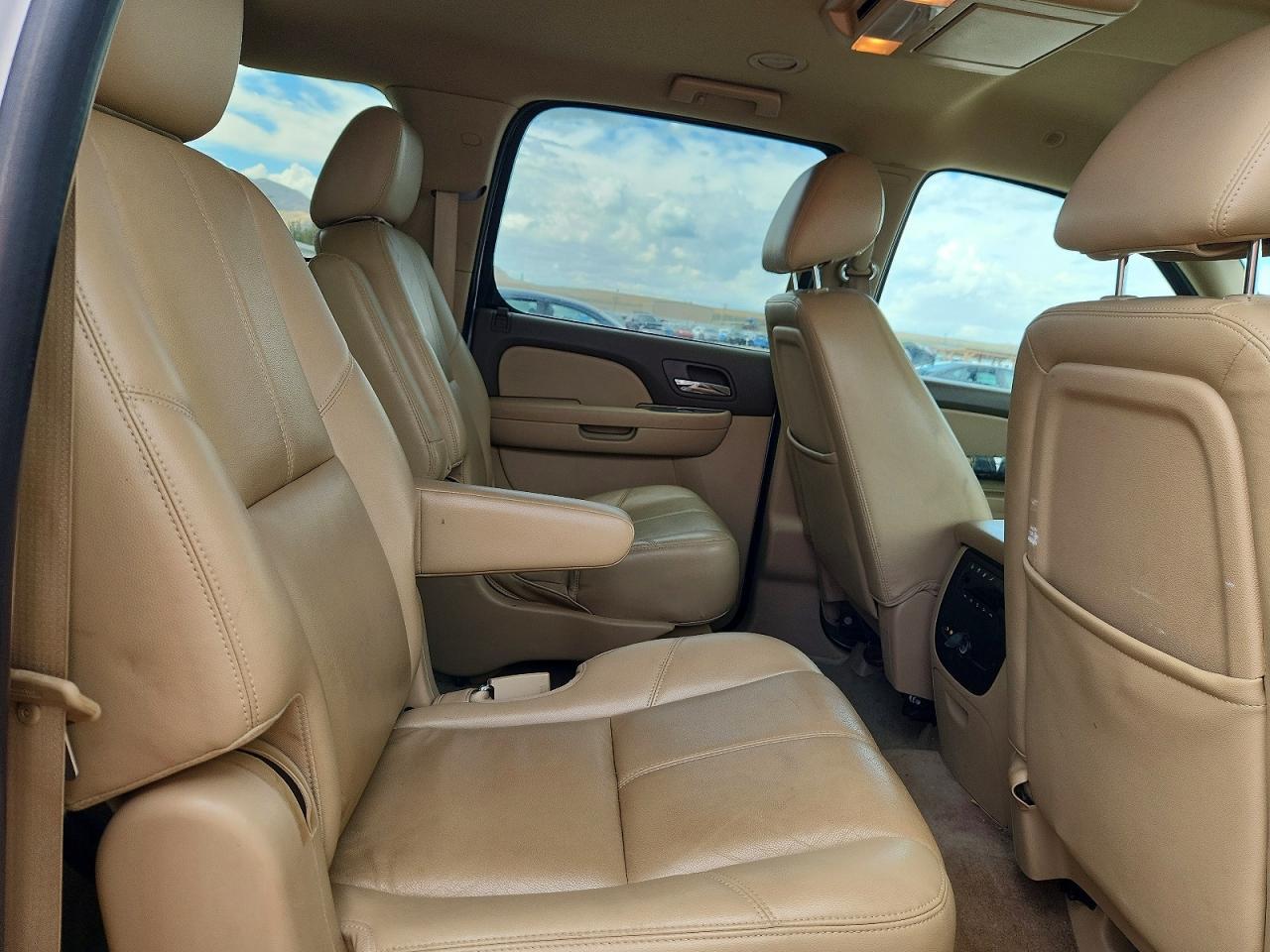2014 Chevrolet Suburban K1500 Lt - zdjęcie 10