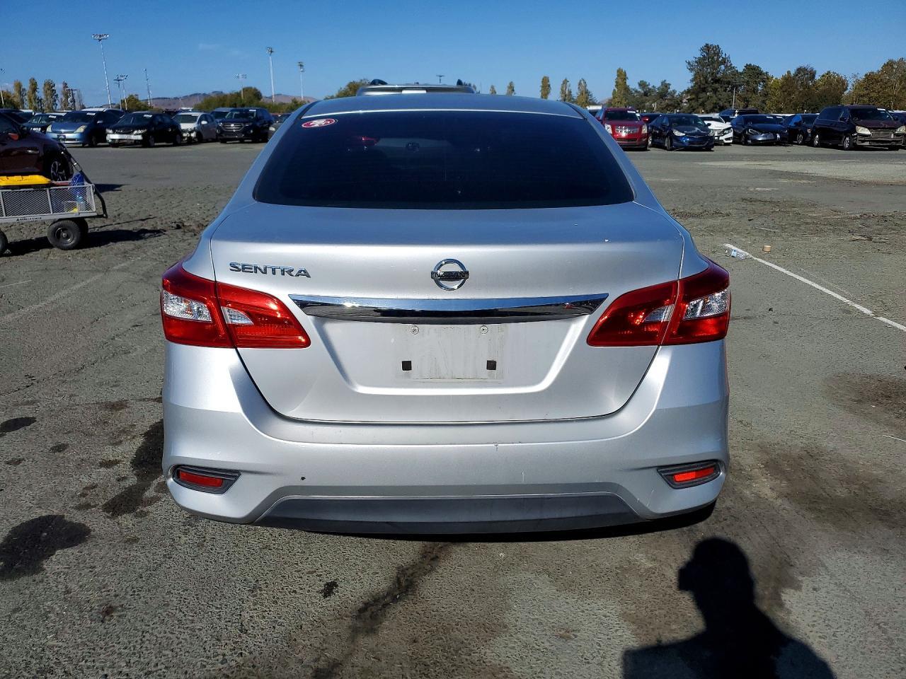 2016 Nissan Sentra S - zdjęcie 6