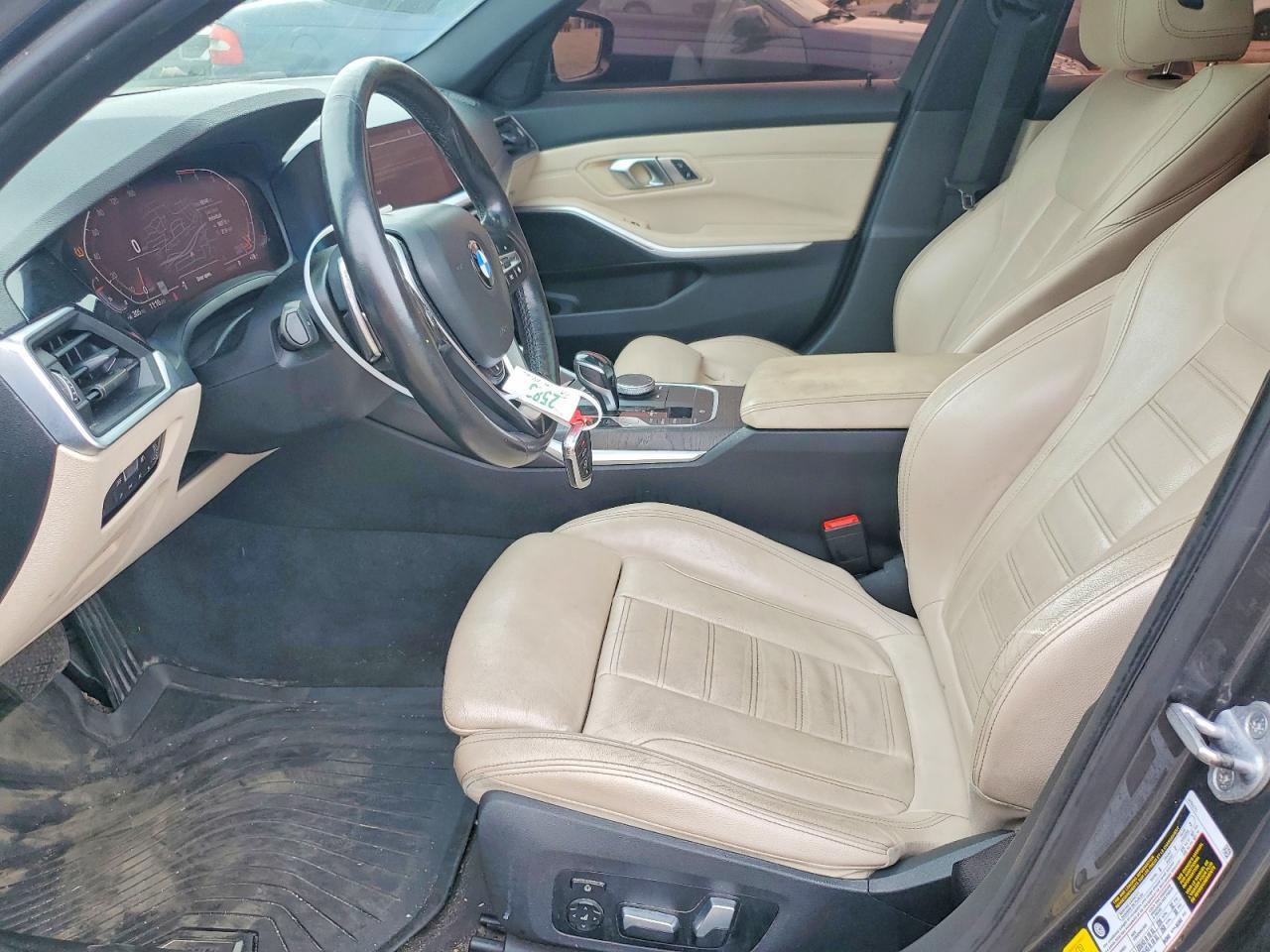 2020 BMW Seria 3 330i - zdjęcie 7