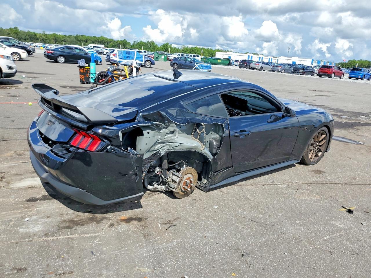 2025 Ford Mustang Gt - zdjęcie 3