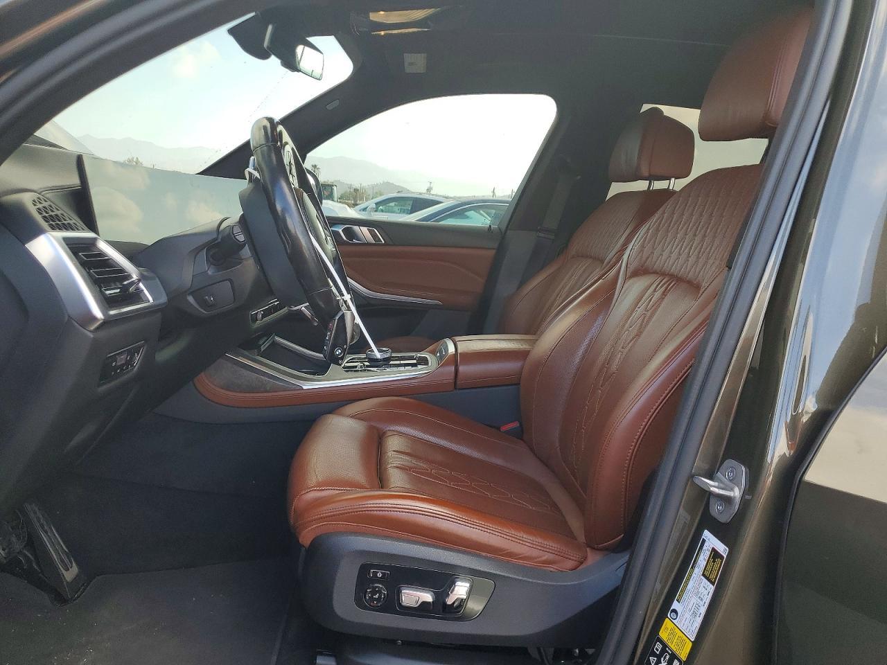 2023 BMW X7 xDrive40I - zdjęcie 7