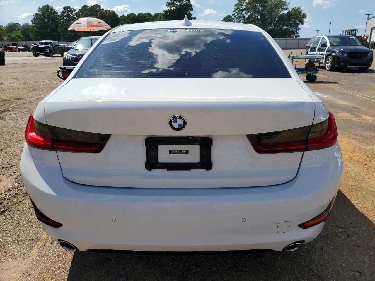 2020 BMW 330I - zdjęcie 6
