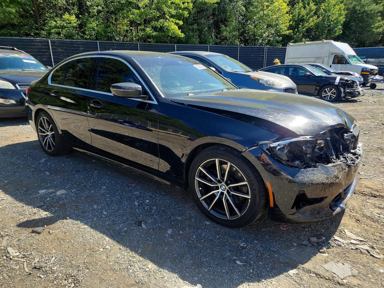 2019 BMW 330I - zdjęcie 4