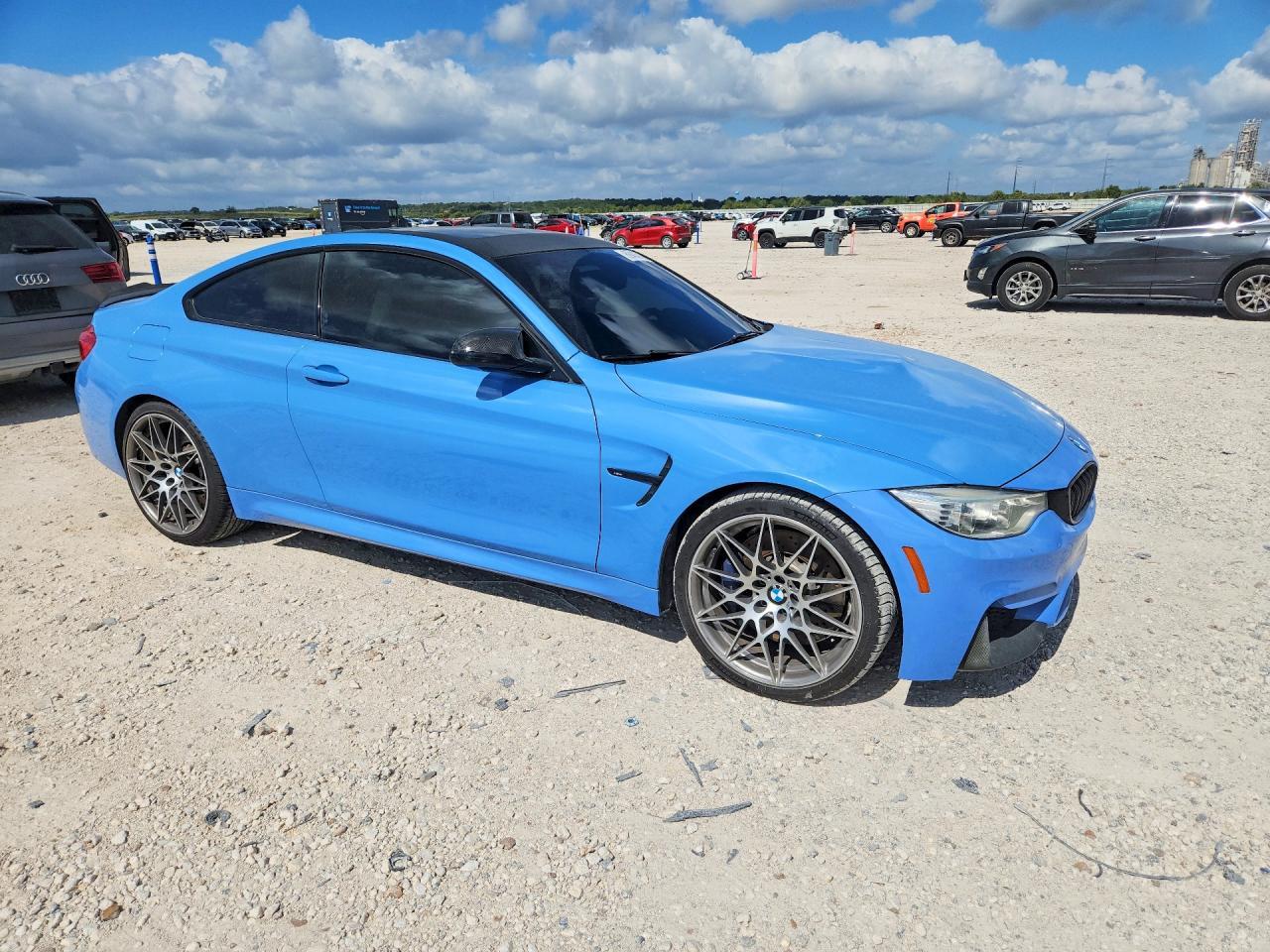2017 BMW M4 - zdjęcie 4