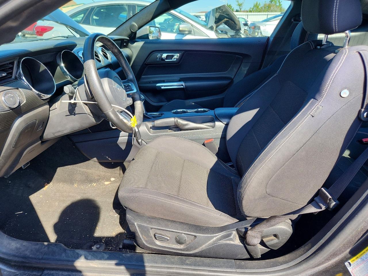 2015 Ford Mustang - zdjęcie 7