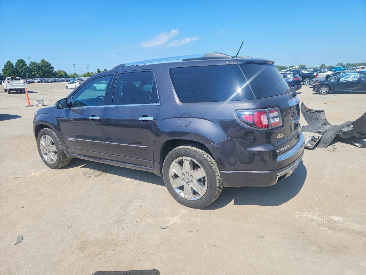 2015 GMC Acadia Denali - zdjęcie 2