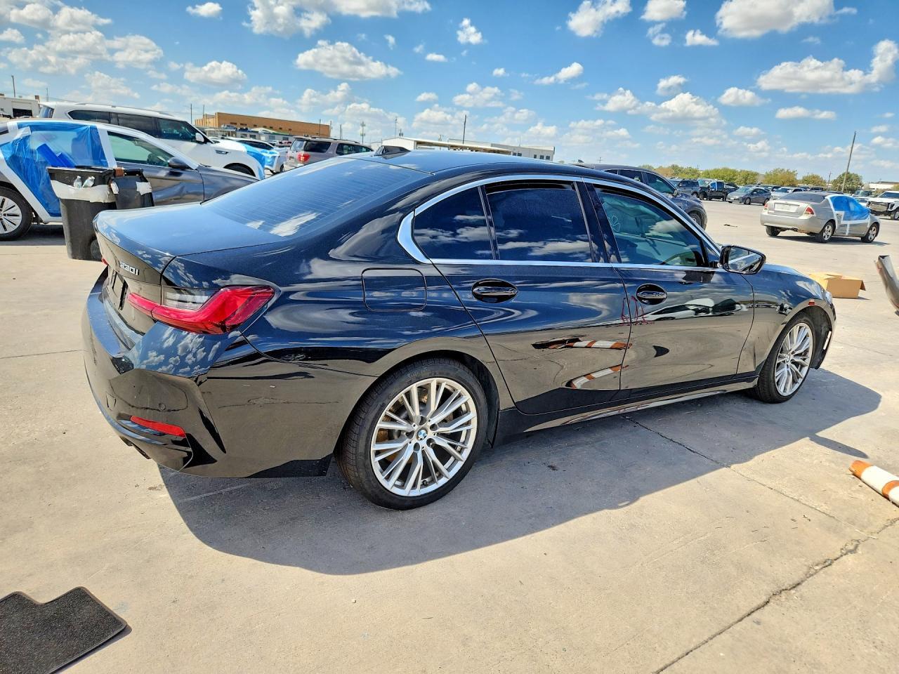 2024 BMW 330I - zdjęcie 3