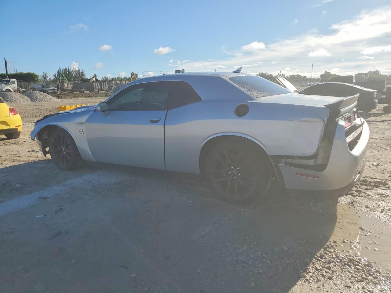 2020 Dodge Challenger R/T Scat Pack - zdjęcie 2