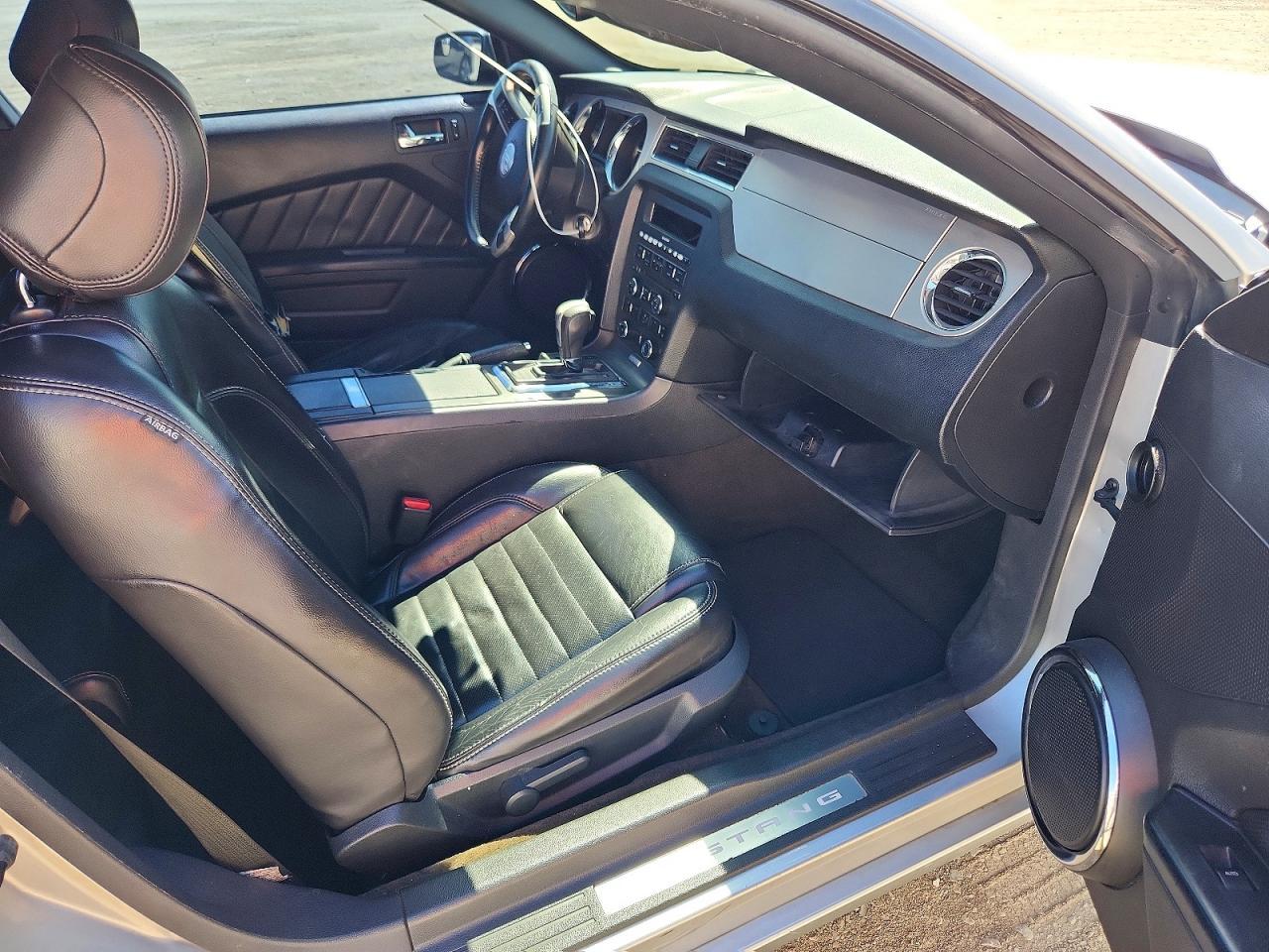 2013 Ford Mustang - zdjęcie 12