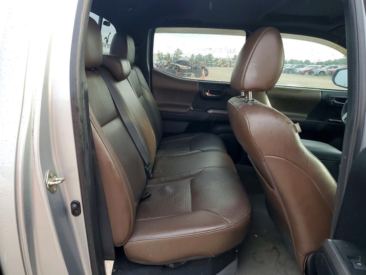 2016 Toyota Tacoma Limited - zdjęcie 10