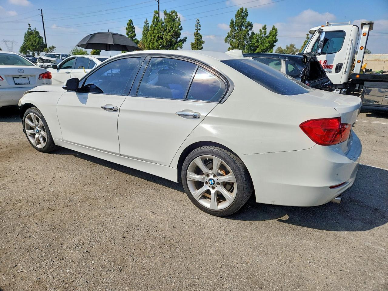 2015 BMW 320 I - zdjęcie 2